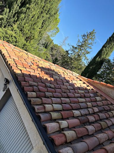 Artisan Loubet – Artisan Couvreur . Expert en Couverture, Toiture et Étanchéité À Aix-en-provence et Ses Environs