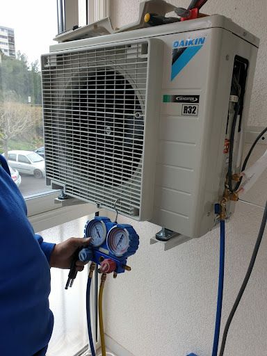 Ac Fluide - Installation Panneaux Solaires et Pompes À Chaleur