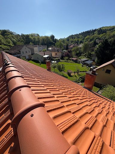 Steven Rénovation Couvreur Étanchéité Zingueur Toiture Gouttière Alu Charpente Garantie Décennal Maçonnerie Isolation Aveyron