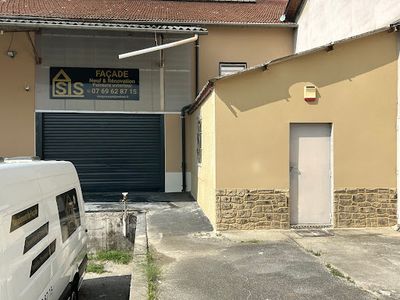 Sis Facade
