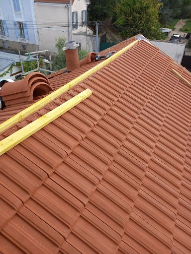Couvreur À Chelles Pk Couverture 77| Démoussage de Toiture 77| Nettoyage de Gouttière 77 | Urgence Fuite 77 |