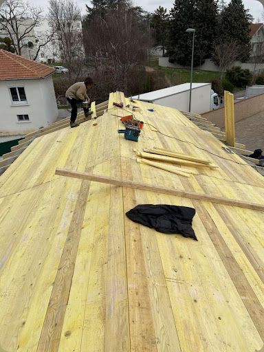 Rv Renov - Couvreur À Decines-charpieu