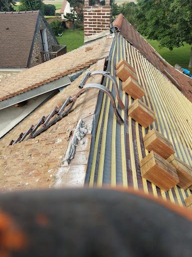 Couvreur A Gisors Bs : Entreprise de Couverture Peinture Maçonnerie Nettoyage Rénovation Comble Zingueur Ravalement de Façade- Gisors Magny On Vexin Beauvais Méru Versailles Normandie Eure 27