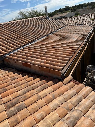 Bj Couvreur - Angoulême Charente Fuite Dépannage Toiture