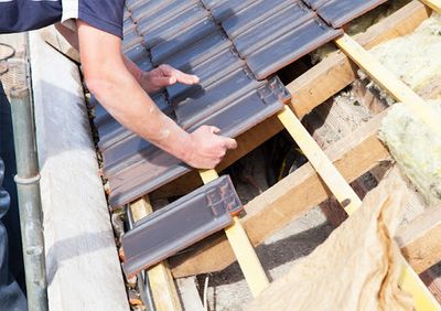 Couvreur Guichen Zingueur Expérimenté : Démoussage Toit - Rénovation Toiture - Peinture Façade et Toit