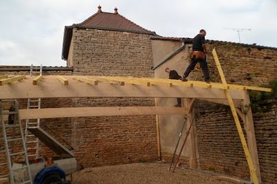 Yvon Becker : Charpente, Couverture, Zinguerie À Mâcon