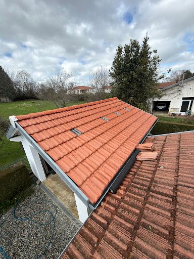 Dv Toiture – Couvreur Charpentier Zingueur Pyrénées 65 | Nettoyage, Réparation, Rénovation, Isolation
