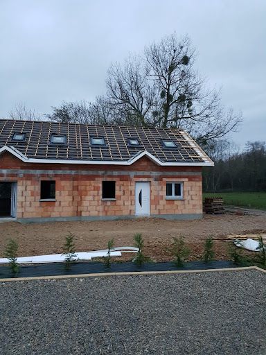 Dtm Services - Couvreur Ravalement de Façade Peinture Nettoyage de Toiture Pose Velux Gouttière Réparation Toiture Tuiles