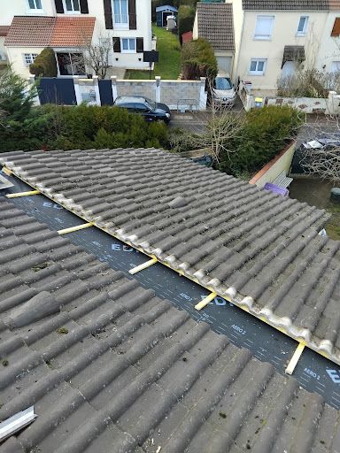Rénov-tuile-spécialiste-toiture-mennecy