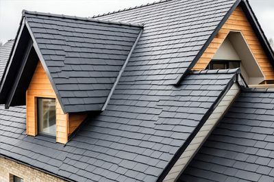 Couvreur Molières Répare Toiture, Démoussage Nettoyage Toiture, Peinture Façade et Toit, Pose Gouttières
