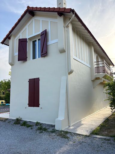 Landes Protect Facades