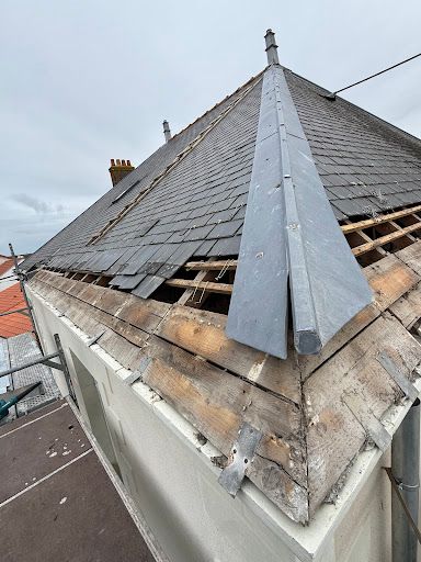 Le Couvreur de L’ouest Couverture Charpente Zinguerie Urgence Fuite 24h24