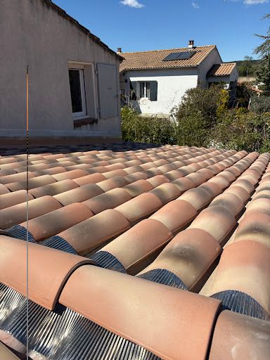 Jb Couverture - Nettoyage de Toiture 84 Pertuis– Réparation Fuite Vaucluse , Démoussage 84 Mirabeau