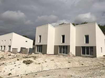 Car-iso Facade