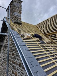 Rj Façade | Peintre & Couvreur À Saintes | Ravalement de Façade Démoussage & Nettoyage de Toiture Dallage