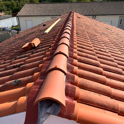 Couvreur Kiezer Donovan - Charpentier - Zingueur - Velux (33240)