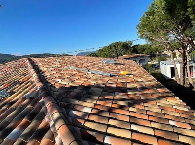 Couvreur Saint-maximin-la-sainte-baume Pose Toiture Velux Charpente