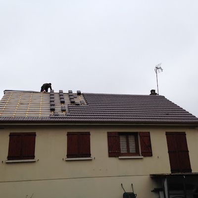 Hjc Couverture Intervention sous 24 Heures Fuite Toiture Nettoyage Gouttière Pose de Velux et Réfection de Toiture Intégral